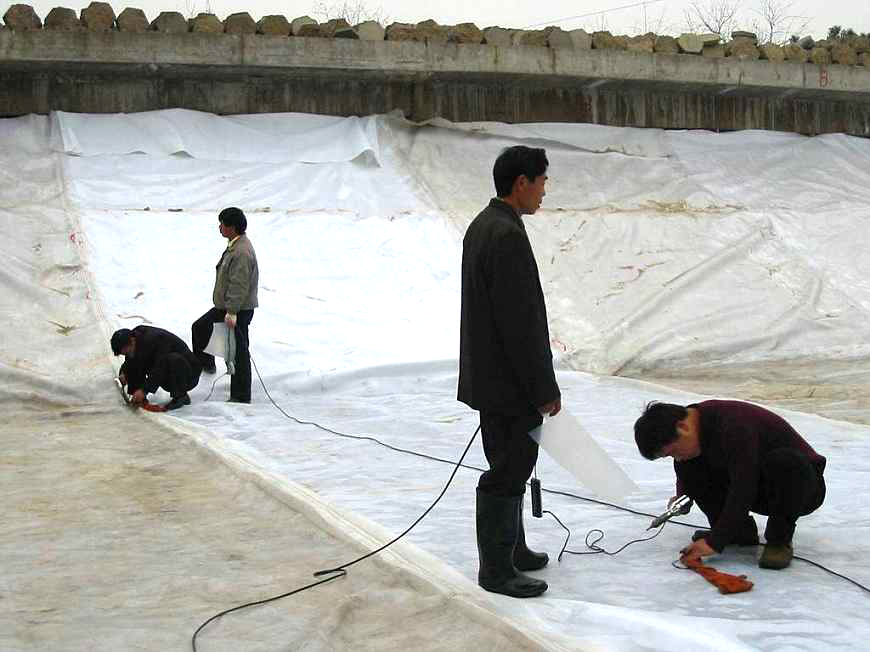 探花在线播放冬雨季施工保護措施